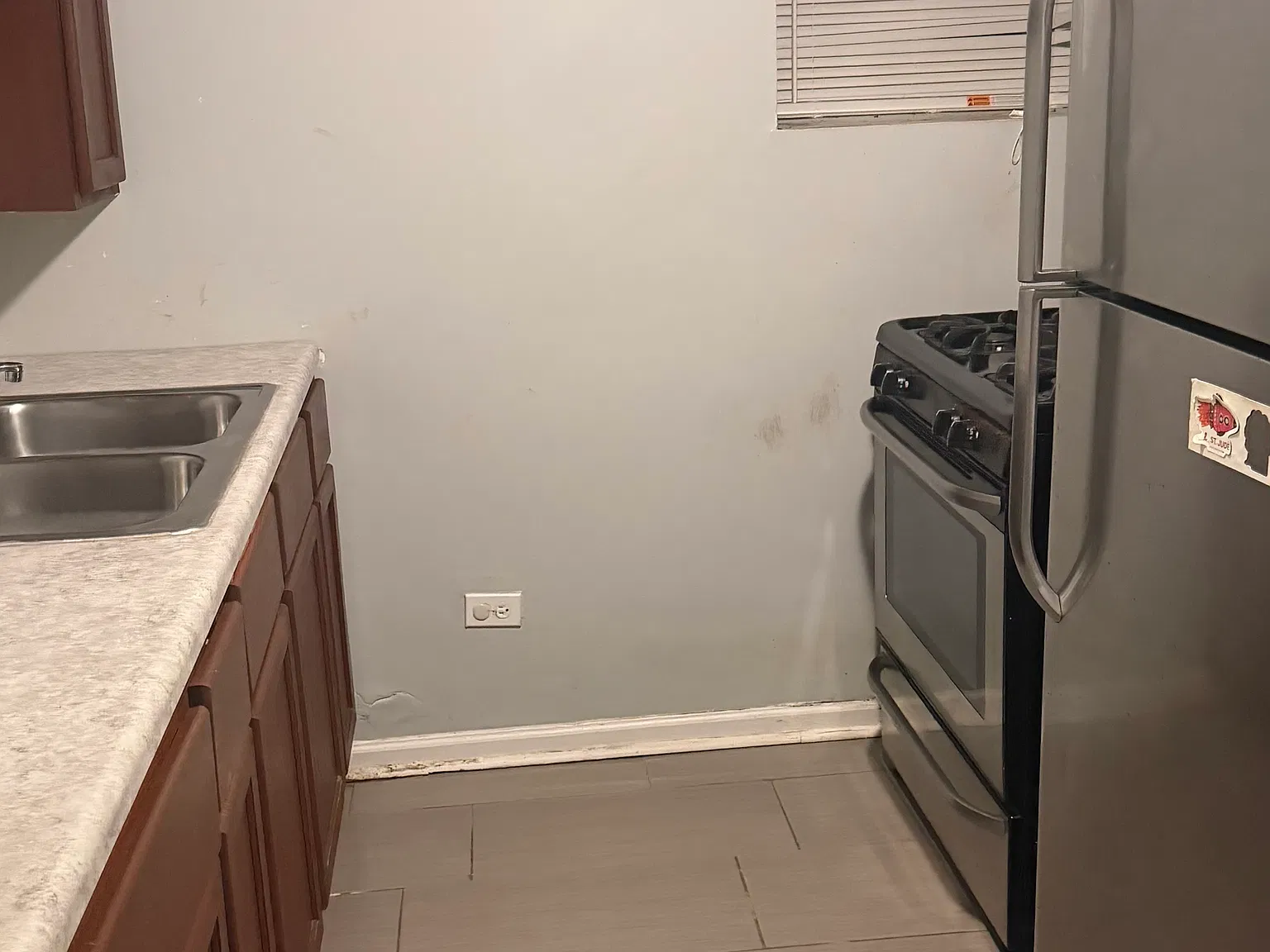 2 bed, 950 sqft, $1,100 — Photo 2