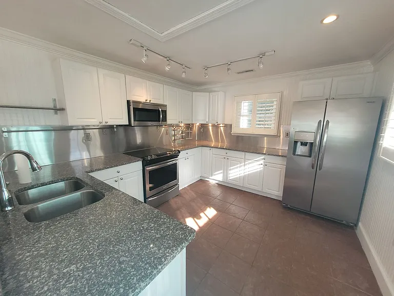 1226 Richmond Cres — Photo 7
