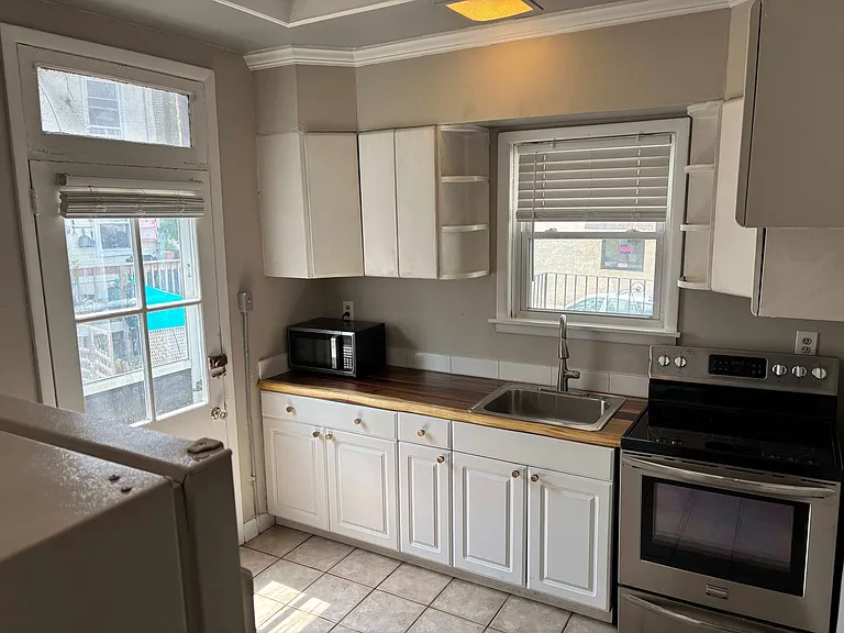 213 Green Ln — Photo 18