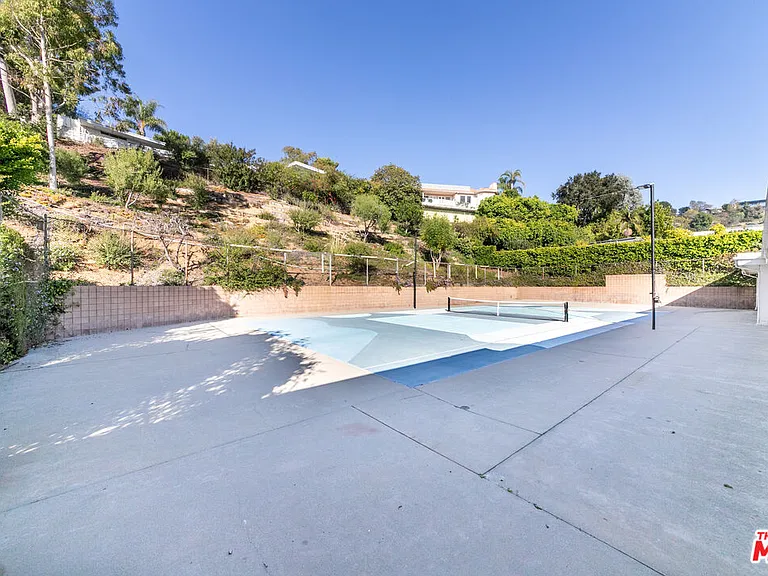 8900 Alto Cedro Dr — Photo 43