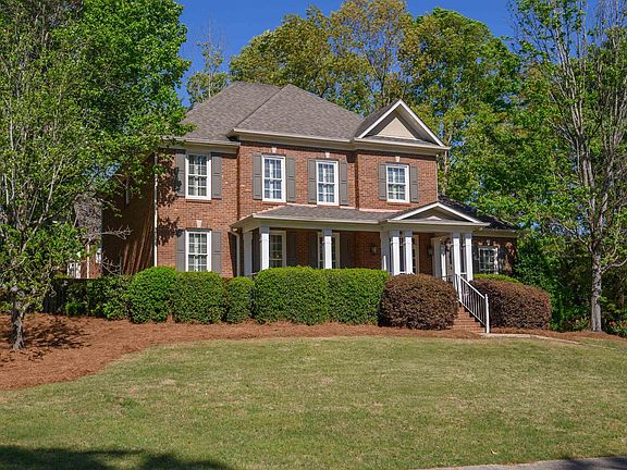 2nd image of 1010 Park Hill Dr
