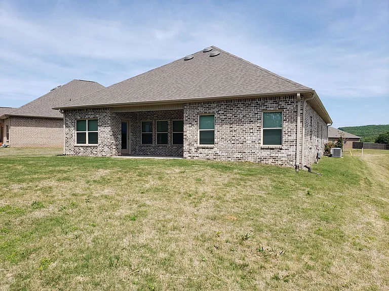 300 Addison Ct — Photo 19