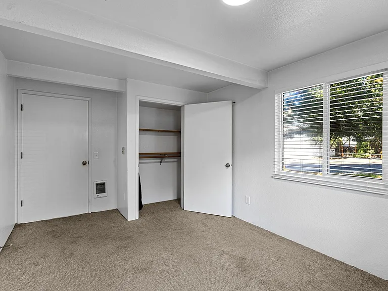 Bayview (105) — Photo 28