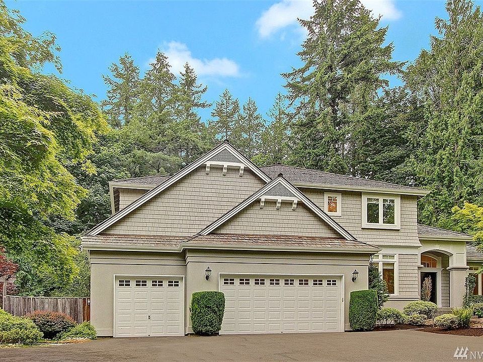 Welcome to Ashley Court, a private enclave of 5 homes on 2+- acres in a quiet cul-de-sac in the Bear Creek Corridor boasting sought after Lake Washington Schools: Wilder Elementary, the new Timberline Middle School and Redmond High. 