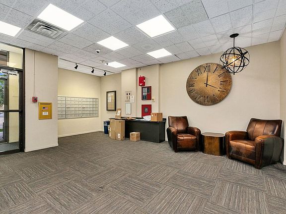 4th image of 415 S Howes St #1007