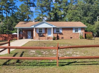 102 W McLeod St, Maxton, NC 28364