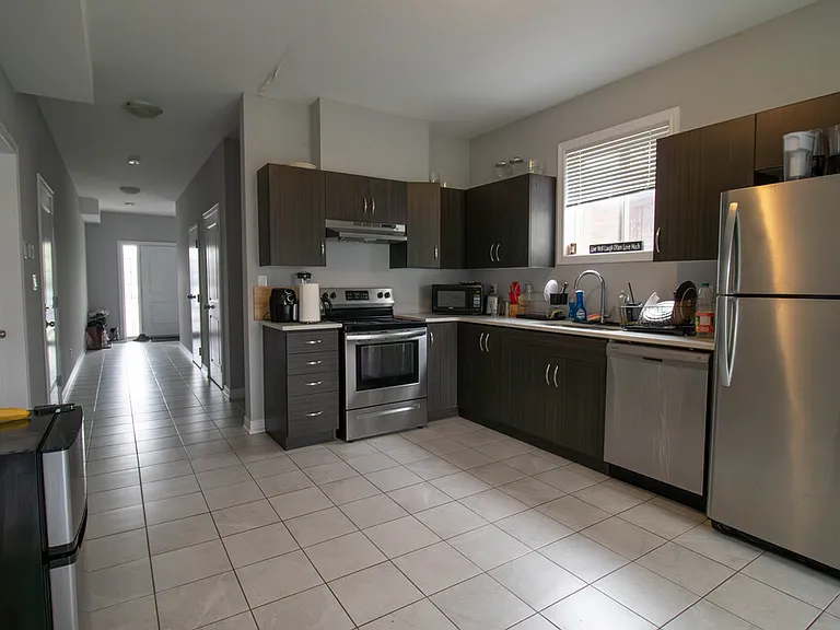 9B Cleveland St — Photo 3