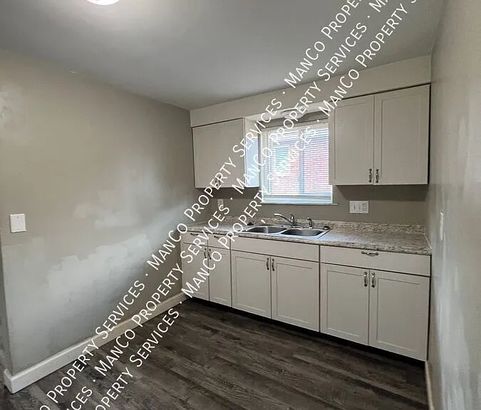 236 E Nottingham Rd #4 — Photo 4