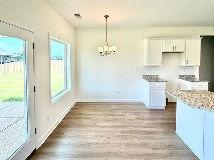 4 bed, 2.5 bath, 1957 sqft, $1,965 — Photo 4
