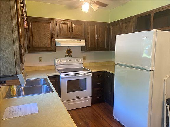 3rd image of 1205 Alpen Strasse