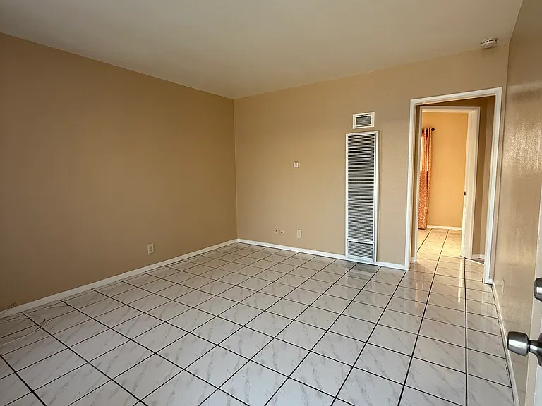 227 E Johnson St #A — Photo 2