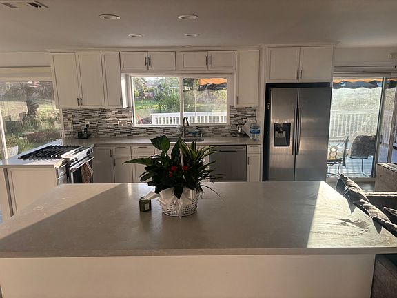4th image of 1020 La Reina Dr