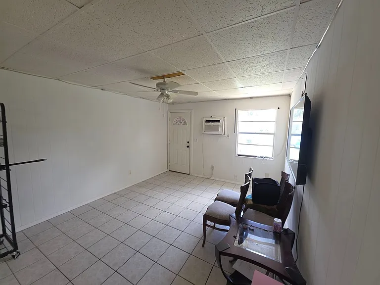 5587 Lehigh Ave #A — Photo 7