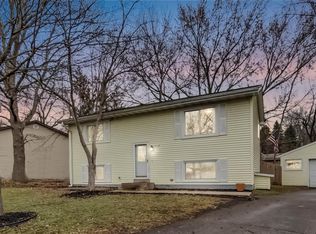 814 10th Ave SW, Forest Lake, MN 55025