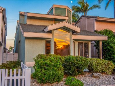 420 19th St, Huntington Beach, CA, 92648