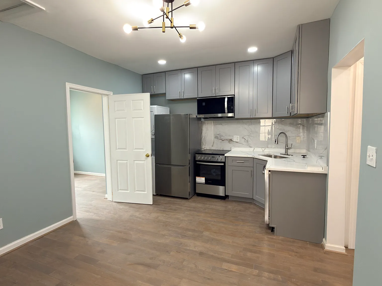 2 bed, 750 sqft, $2,480 — Photo 3