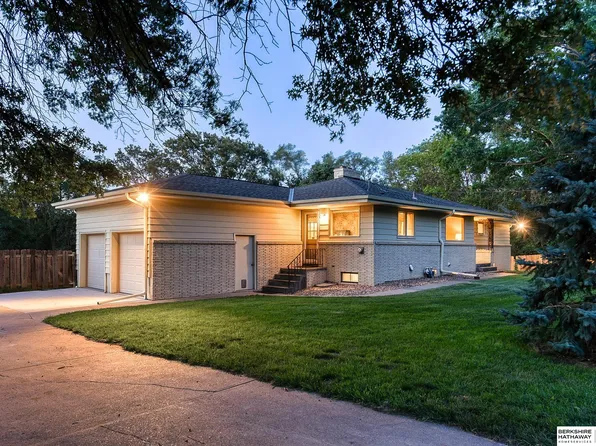 11700 N Post Rd, Omaha, NE 68112