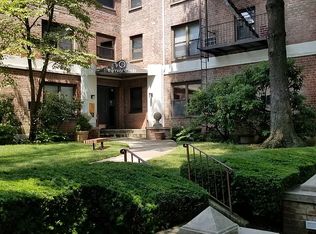 1 Terrace Cir, Great Neck, NY 11021