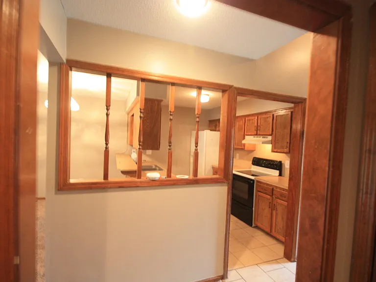 11808 Caenen St — Photo 7