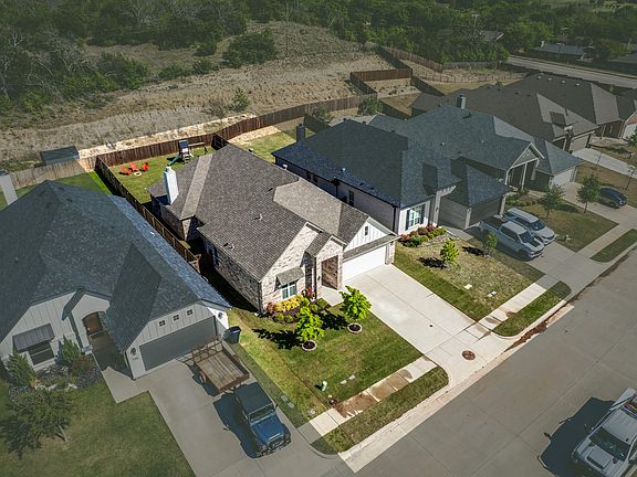 2nd image of 1313 Ridgeview Dr