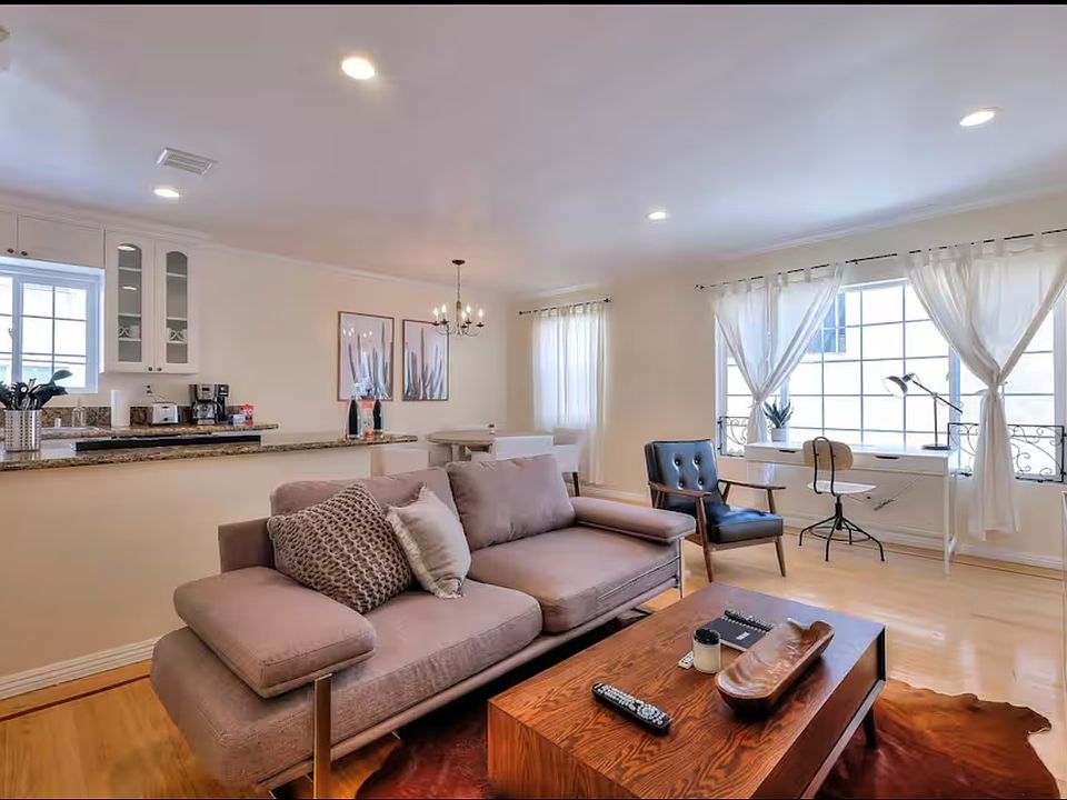 1st image of 1111 11th St APT 10
