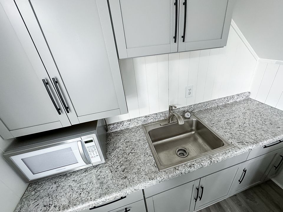 1st image of 3213 Belmont St #2