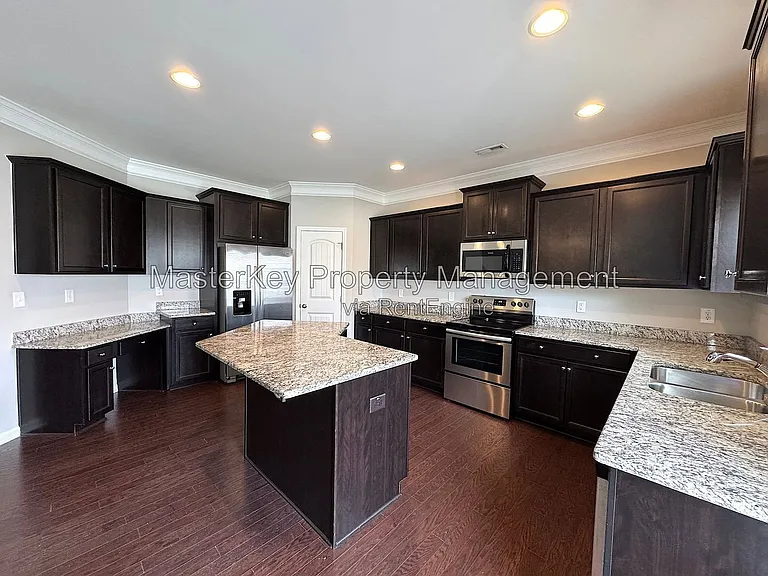 6821 Resting Grove Rd — Photo 3