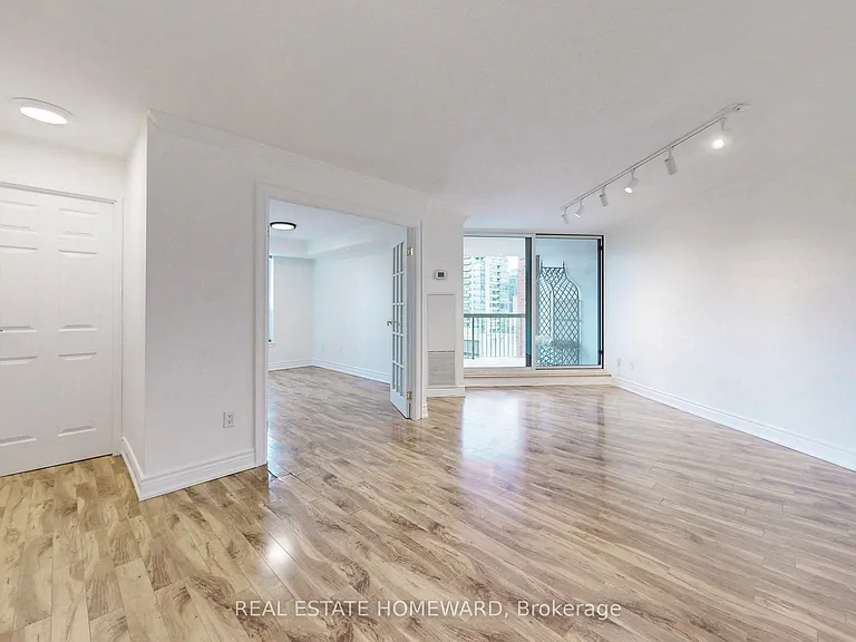 77 Maitland Pl #1827 — Photo 6