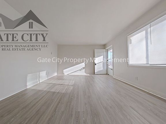 4th image of 610 Hawthorne Ave #B
