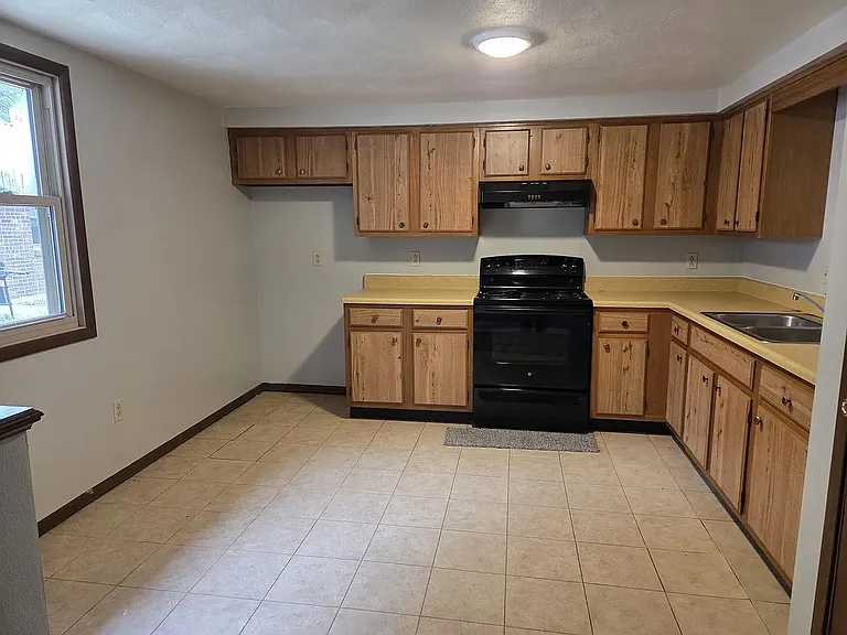 1281 Sunrise Ct #C — Photo 5