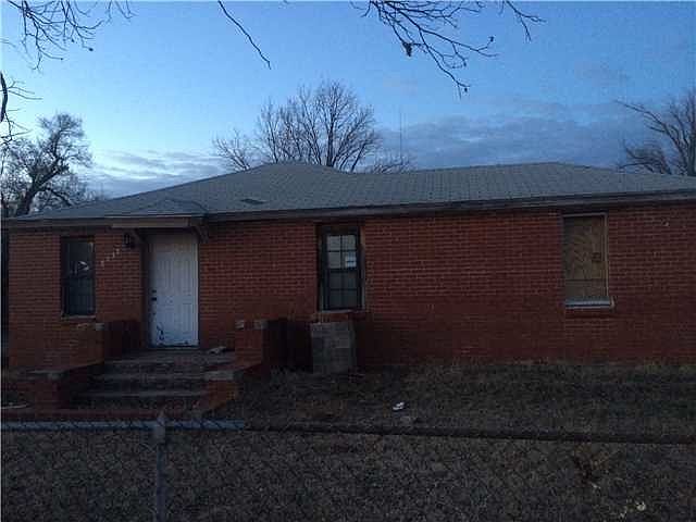 2nd image of 3033 NE 9th St