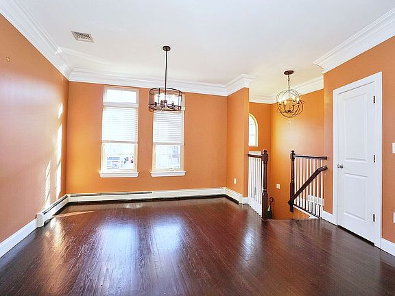 5th image of 24 Persimmon Ln