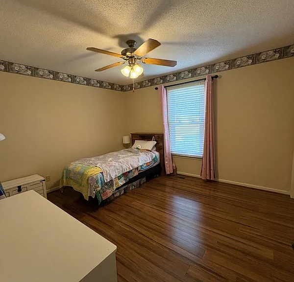 321 N Valley View Dr — Photo 18