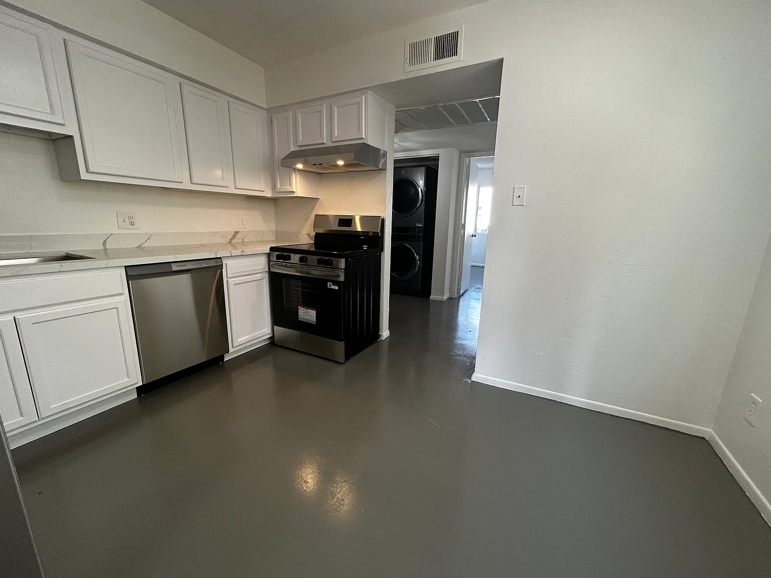 2 bed, 900 sqft, $1,395 — Photo 4