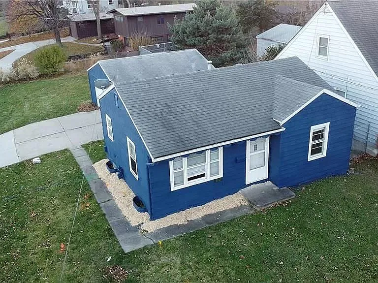 6300 Colby Ave — Photo 2