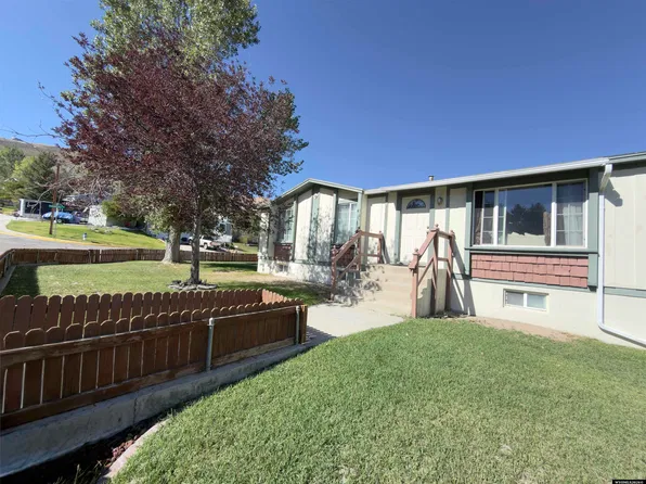 2525 Colorado Dr, Green River, WY 82935