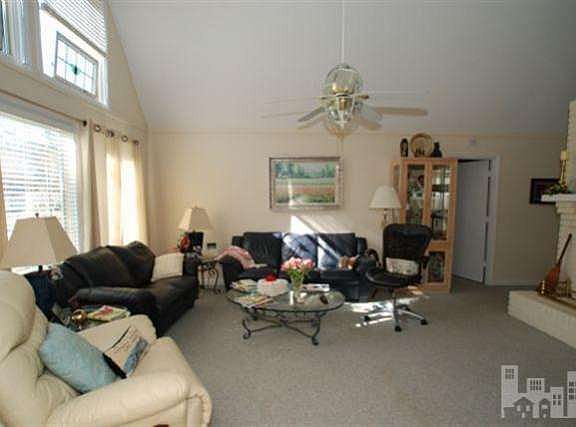 4th image of 610 Shawnee Trl