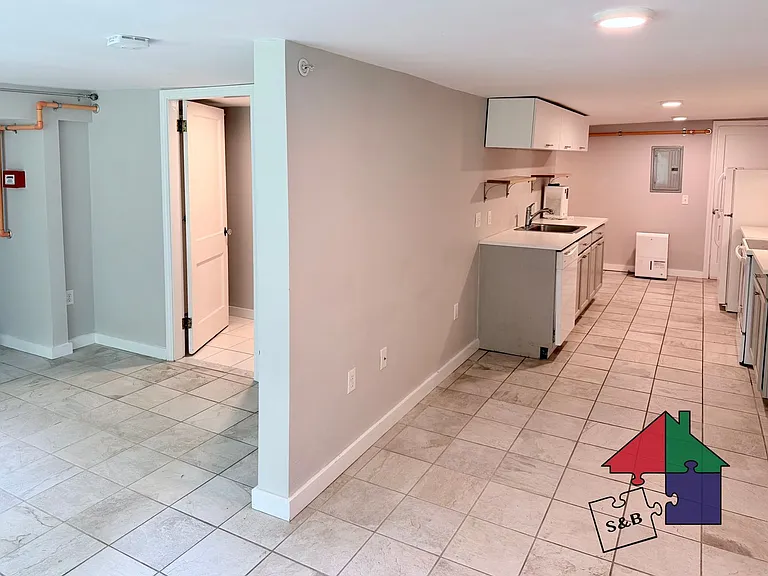 110 Northfield St — Photo 18
