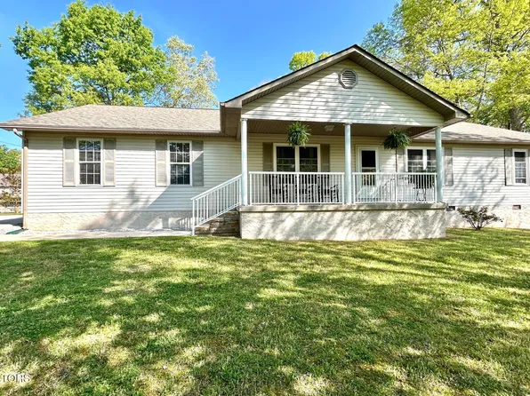 53 Carriage Dr, Crossville, TN 38555