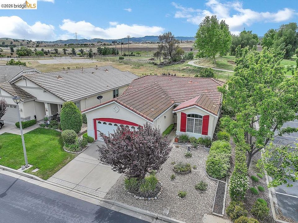 1st image of 987 Centennial Dr