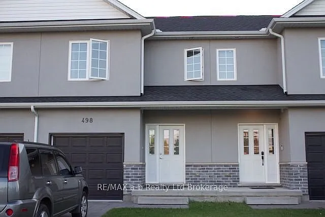 3 bed, $2,500 — Photo 2