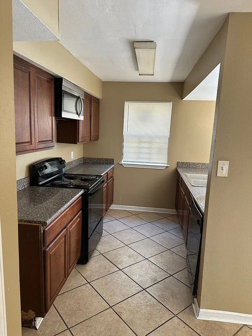 6865 Mayo Blvd — Photo 4