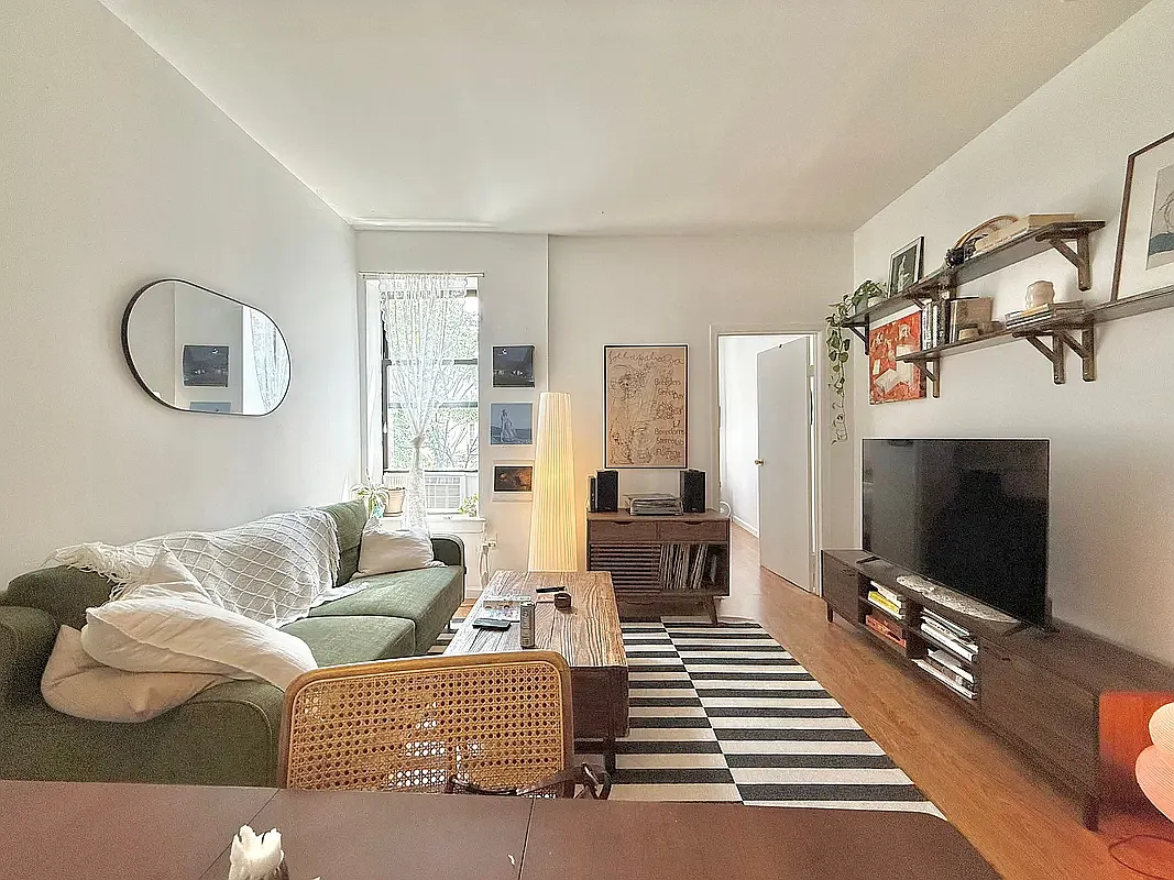 1402 Putnam Avenue — Photo 1