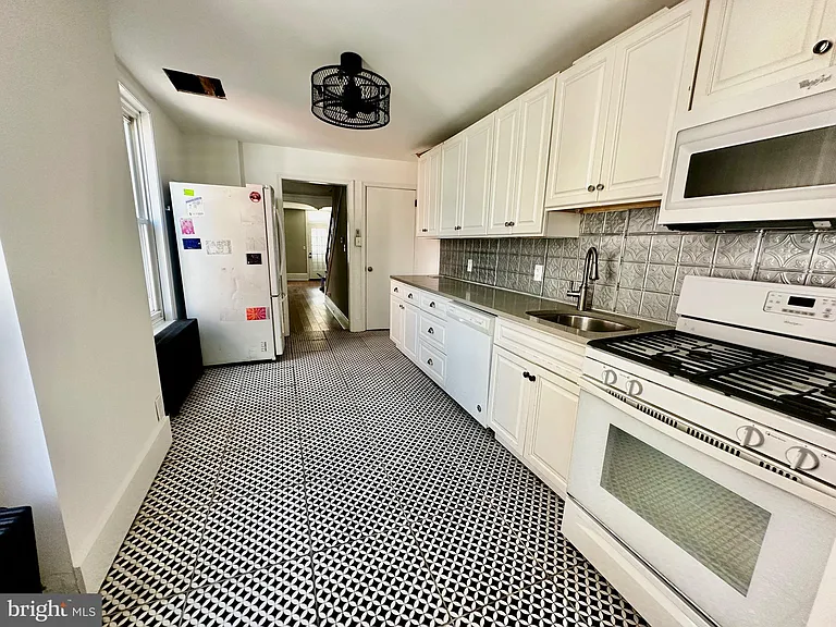 241 High St — Photo 6