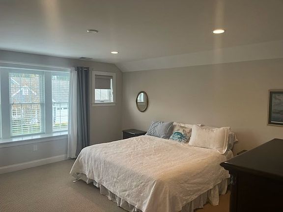 5th image of 27 Carriage Ln #27