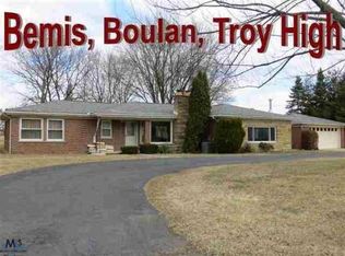 1876 Boulan Dr, Troy, MI 48084