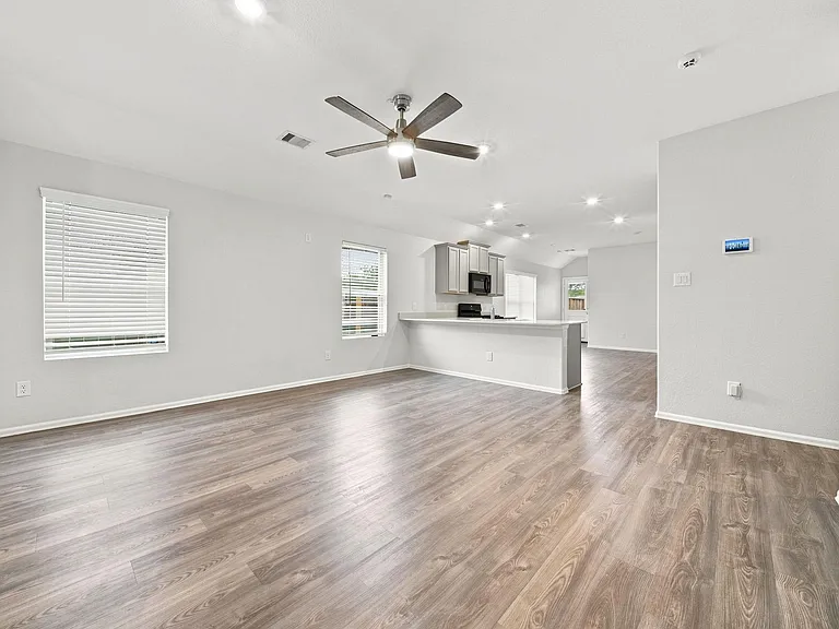 19114 Sangro Dr — Photo 8