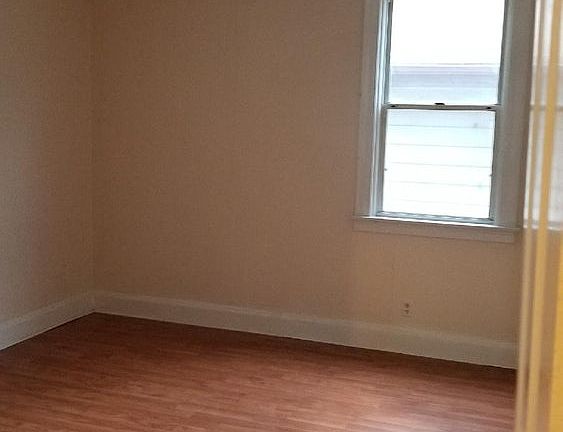 5th image of 3024 Montana Ave #1