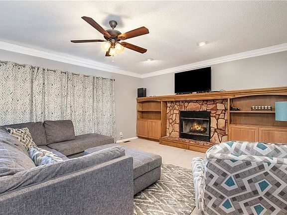 5th image of 2504 N 109th Ter