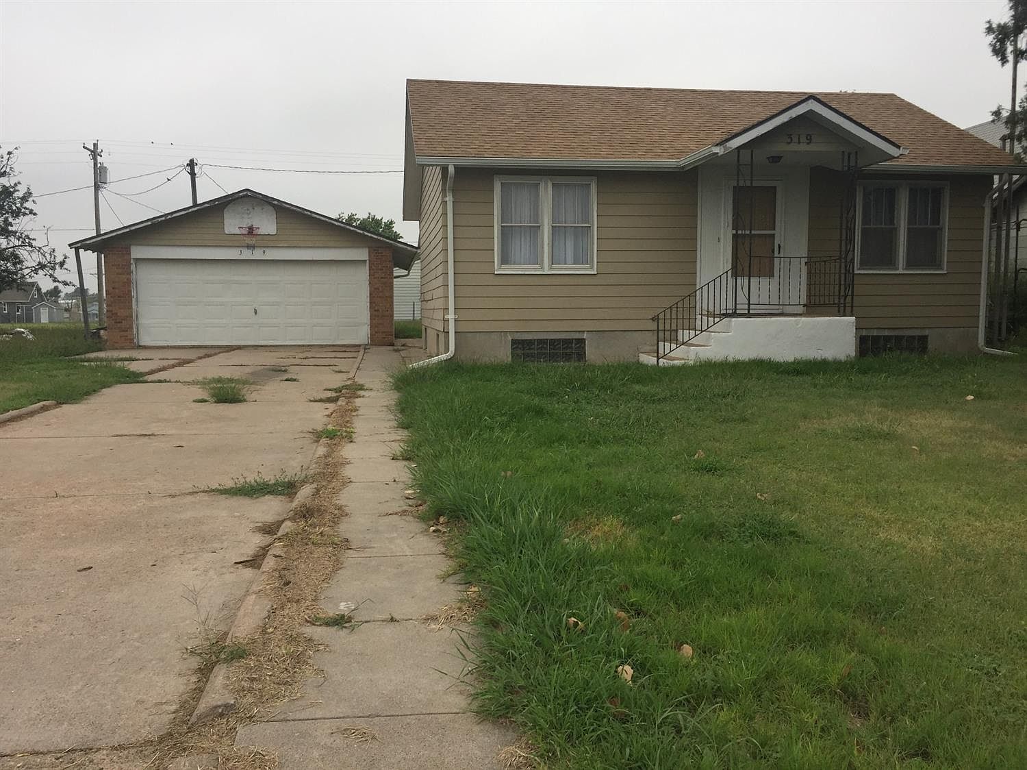 319 S 7th St, Wakeeney, KS 67672 Zillow